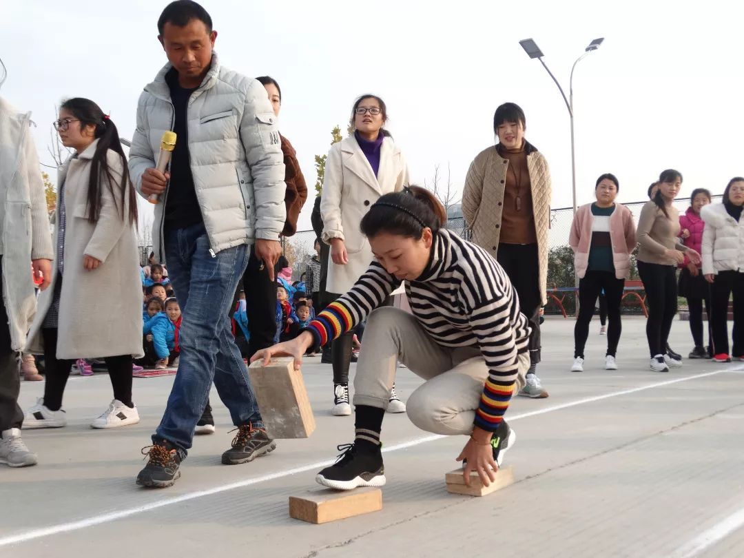 校园活动 丽星小学成功举办"摸石头过河"趣味比赛