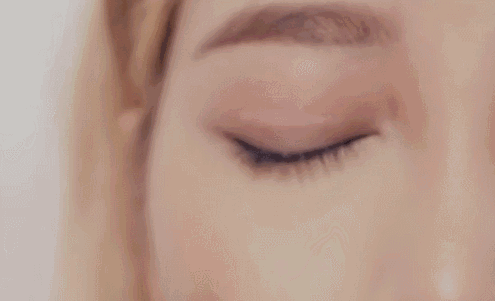 哭出双眼皮原理
