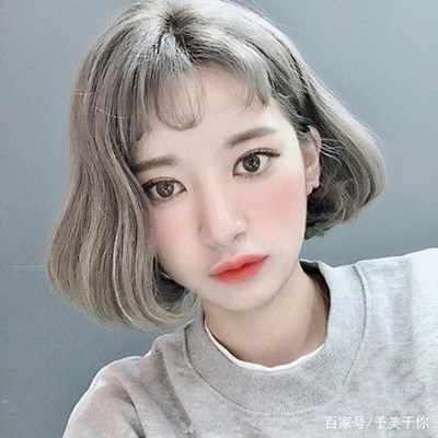 眉上刘海卷发