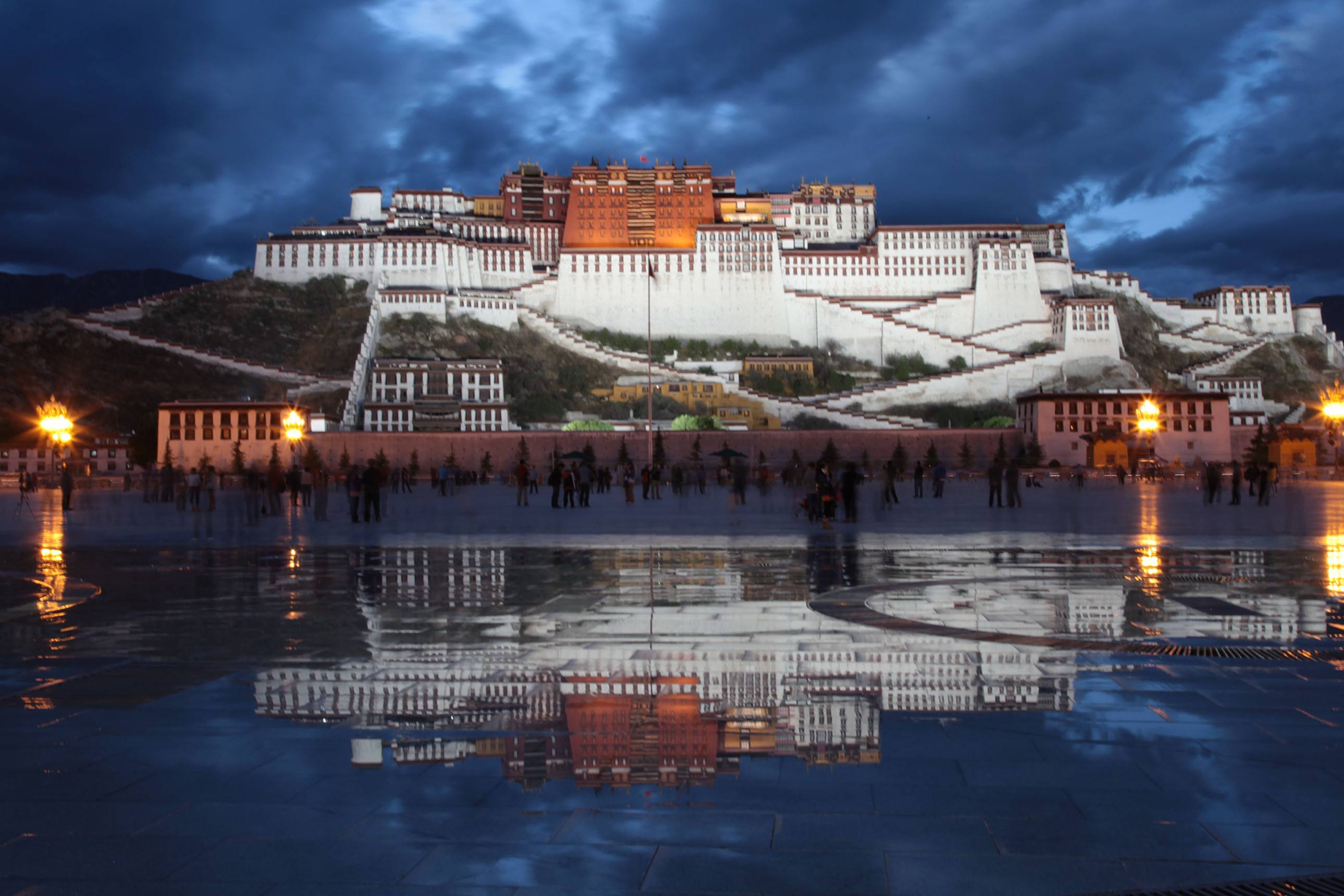 布达拉宫殿宇嵯峨 藏式建筑的杰出代表 - 古建.