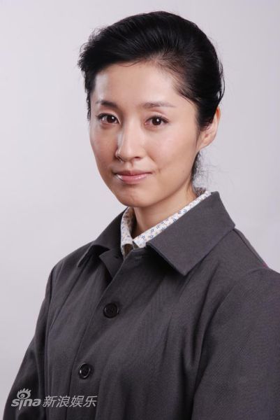 资料图片:《以母亲的名义》剧照-田中千绘饰单.