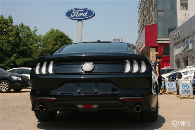 新款mustang车