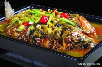 炖酸菜全鱼的做法大全家常