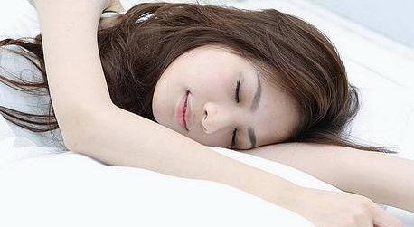 睡觉美容吗