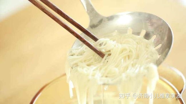 几个月能吃面条