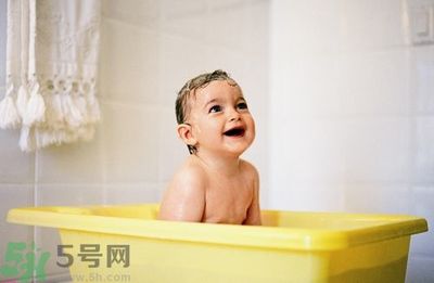 宝宝可以天天洗澡吗