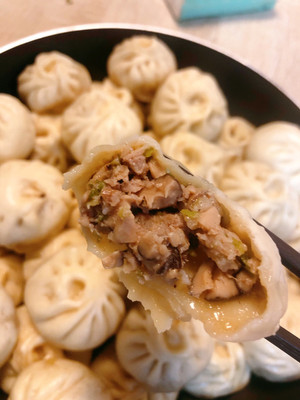 香菇粉条瘦肉饺