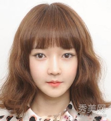 瓜子脸女生适合的发型