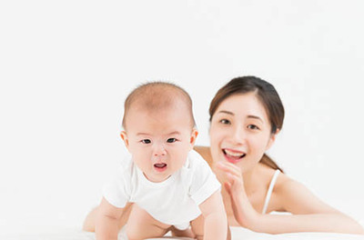 宝宝有绿色眼屎怎么回事