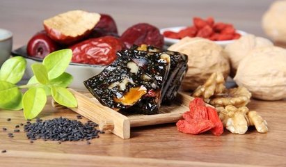 月子期间吃阿胶好不好
