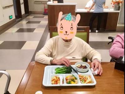 一天只吃一顿饭一个月能瘦多少