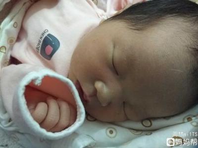 新生儿白点点是什么