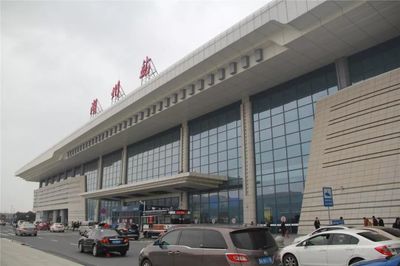 湖州高铁站停车费