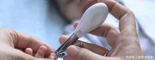 新生儿几天剪指甲