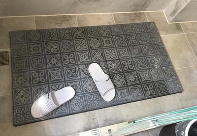 有凹凸感地板瓷砖