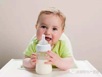 婴儿冲奶粉温度
