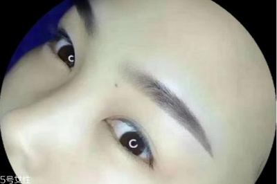 身上来月经能纹眉吗