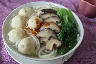 香菇鸡毛菜肉包