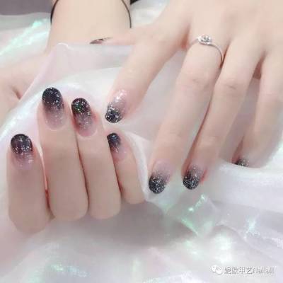 产后多久可以做美甲