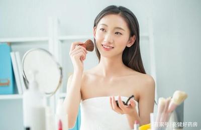 化妆出油皮肤长痘痘