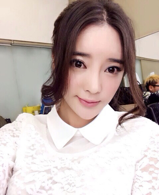 张璇(越南90后女歌手)_360百科