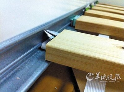床垫下面的木板叫什么