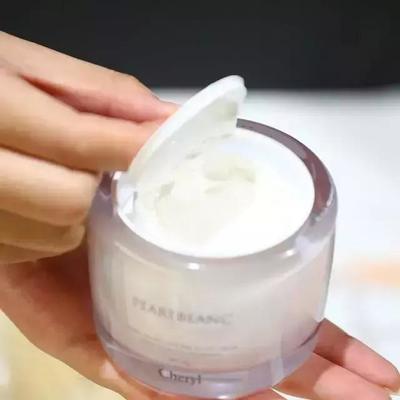含珍珠粉的护肤品