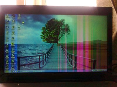 电脑屏幕有很多竖线