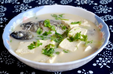 鲫鱼豆腐汤上火吗