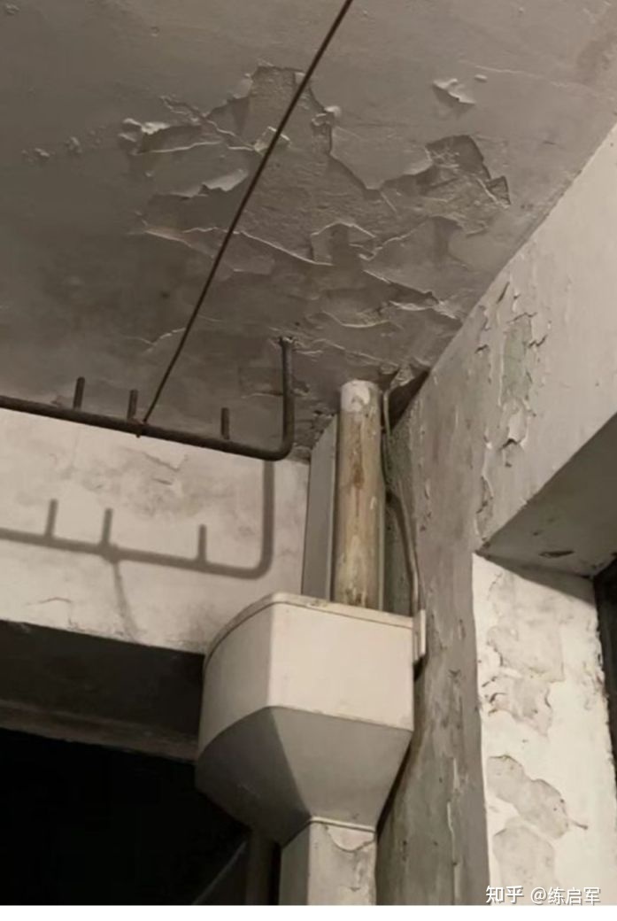 楼上阳台渗水到楼下