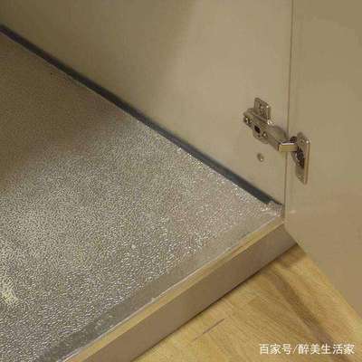 橱柜粘铝箔纸