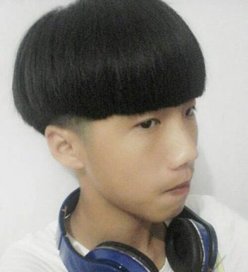 男孩西瓜头发型