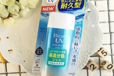 擦防晒霜要用卸妆水吗