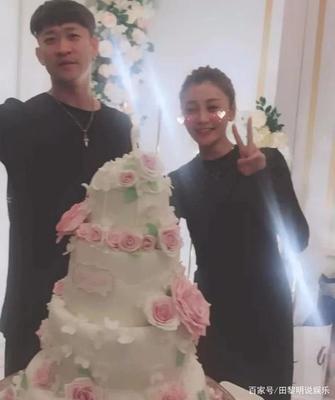 马上和老婆结婚一周年了怎么过