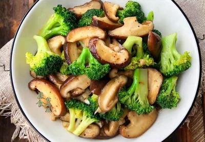 西兰花和香菇的做法