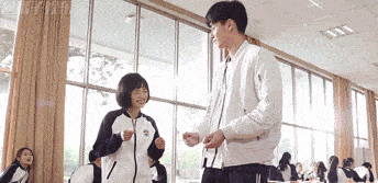 校服里面穿什么衣服怎么搭配好看吗