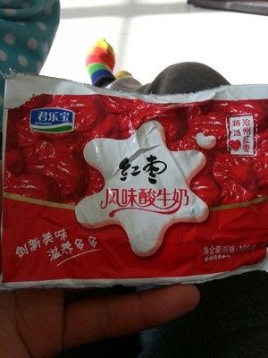 一岁半能喝酸奶吗