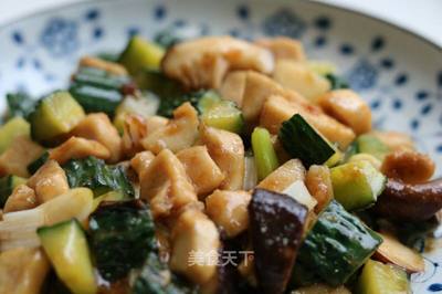 黄瓜香菇鸡丁