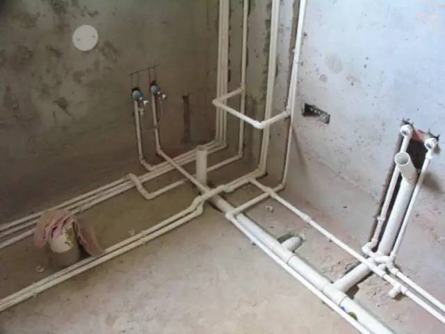 改造厨房下水道不用了