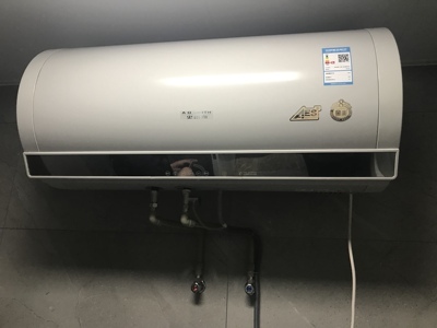 安装一台空气能热水器多少钱