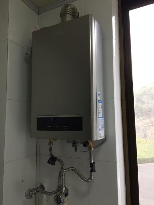 燃气热水器的安装高度