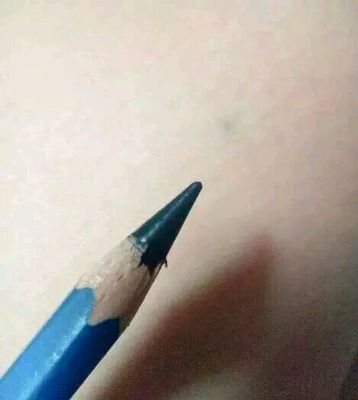 铅笔留下黑点怎么办