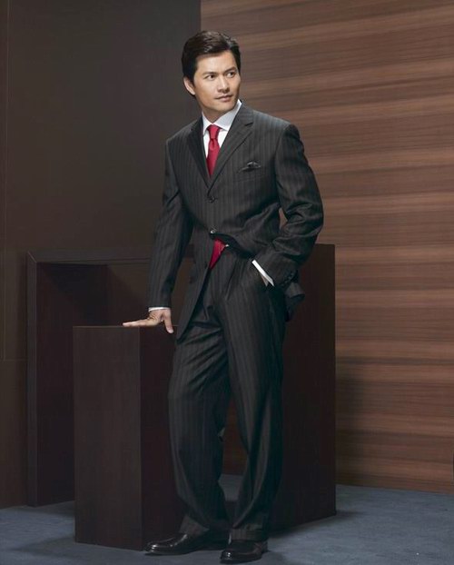 吕良伟(中国香港影视男演员)_360百科