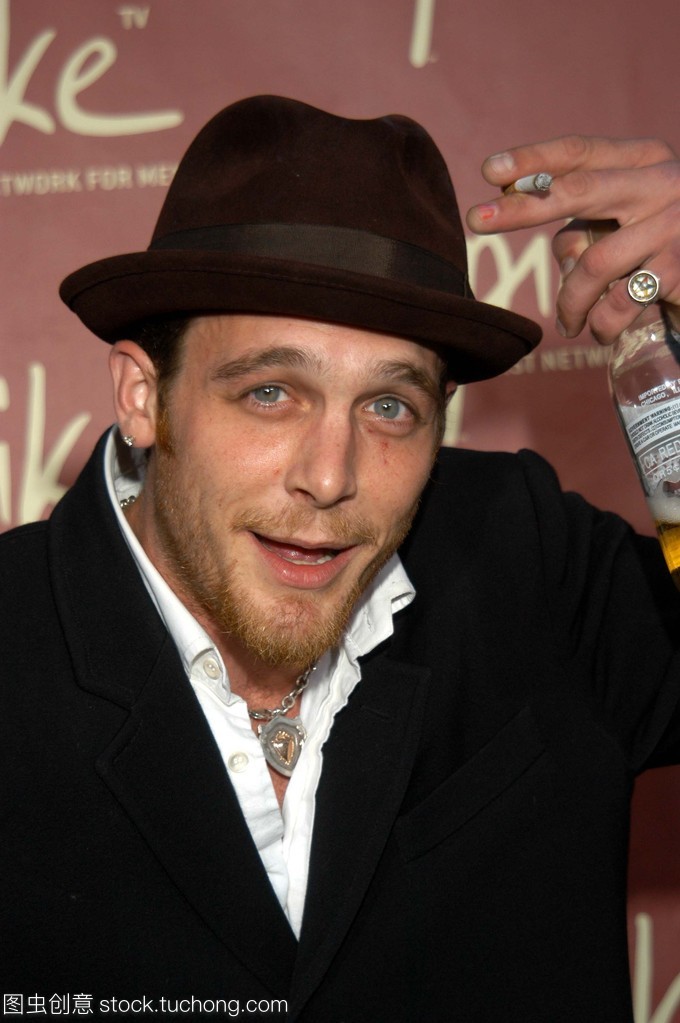 伊桑·恩布里_360百科