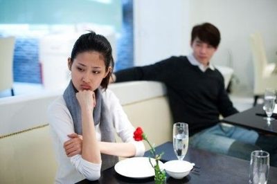 丈夫出轨该不该离婚