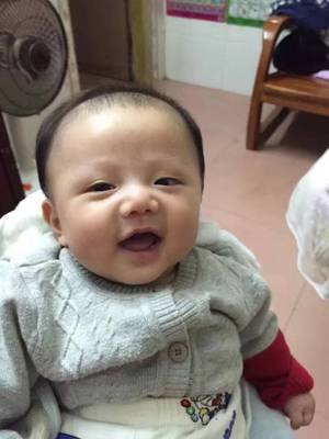 如何逗宝宝笑出声