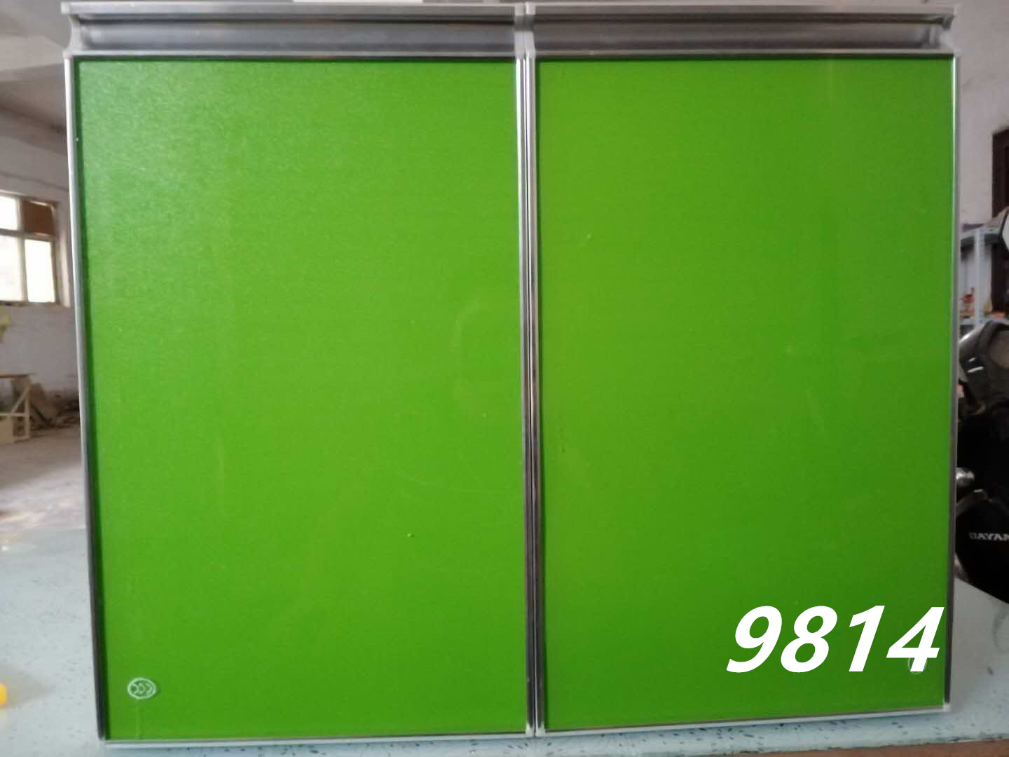 厨房金刚门什么颜色好看吗