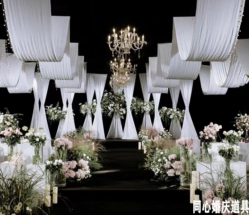婚礼上怎么布幔吊顶