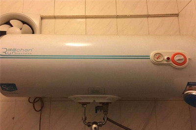 热水器插电不亮