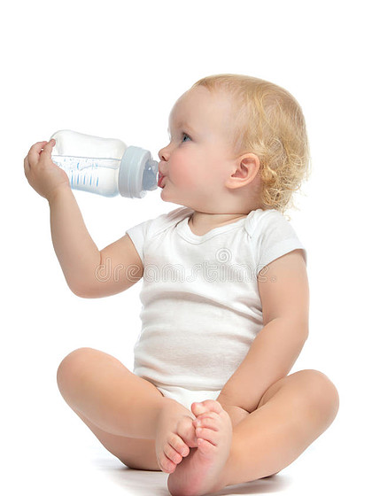 婴幼儿每次喝水多少
